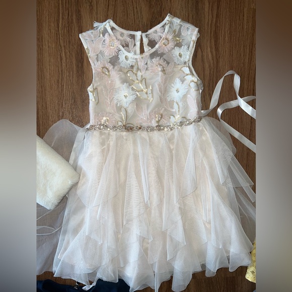 Bundle of dresses and coats for girls size 5 - Picture 3 of 8